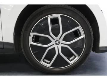 Car image 31