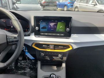 Car image 10