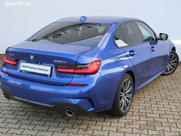 BMW 330 e 215 kW image number 3