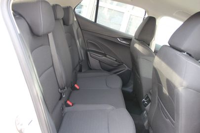 Car image 19