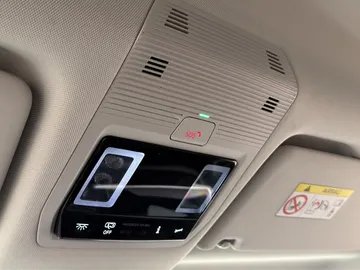 Car image 33