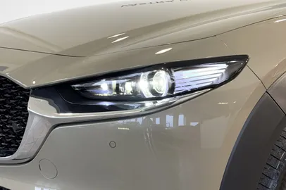 Car image 13