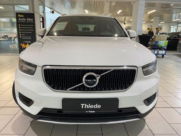 Volvo XC40 Momentum 120 kW image number 2