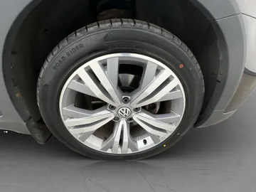 Car image 35