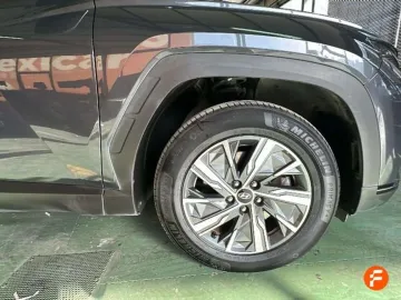 Car image 27