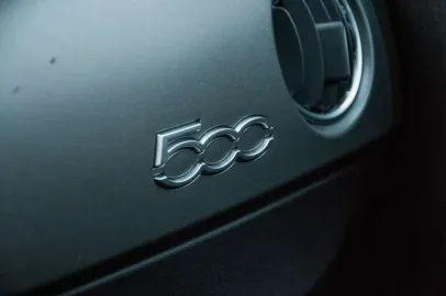 Car image 25