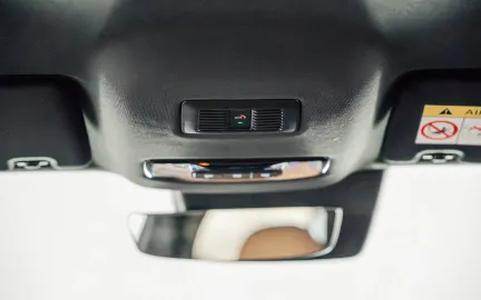Car image 34