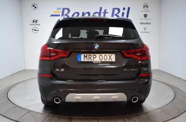 BMW X3 xDrive30e xLine 216 kW image number 8