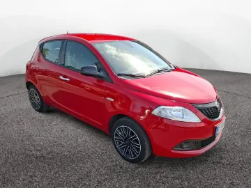 Car image 2