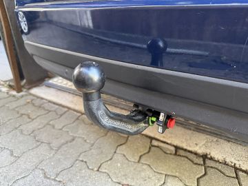 Car image 40