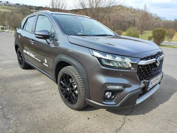 Car image 3