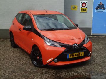 Car image 3