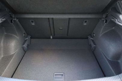 Car image 37