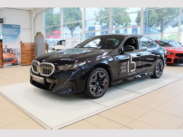 BMW i5 eDrive40 250 kW image number 1