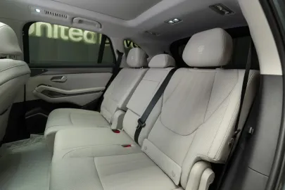 Car image 40