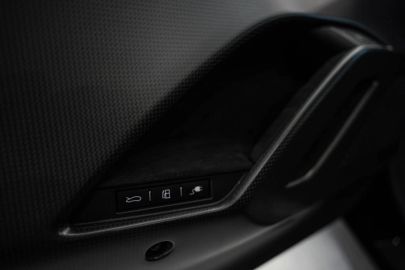 Car image 36