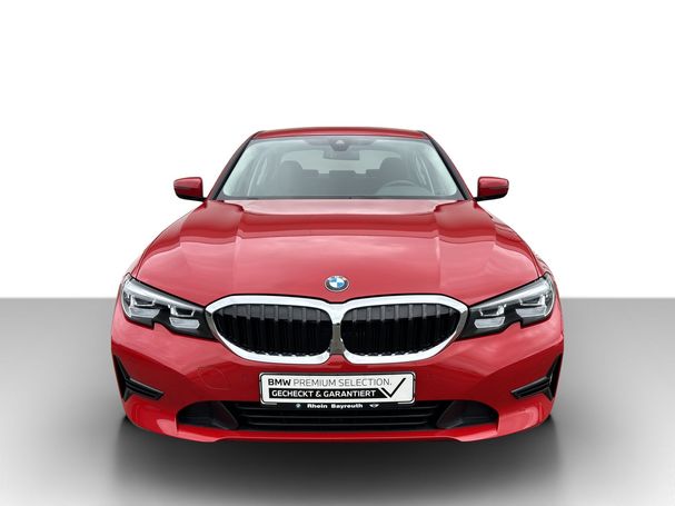 BMW 320i Advantage 135 kW image number 2