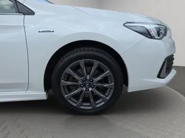 Car image 30