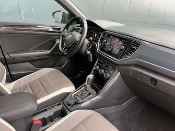 Car image 30