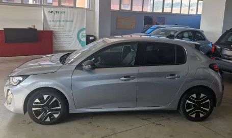 Car image 2