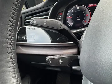 Car image 34