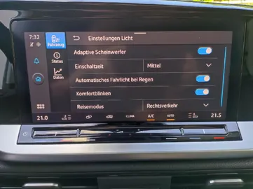 Car image 30
