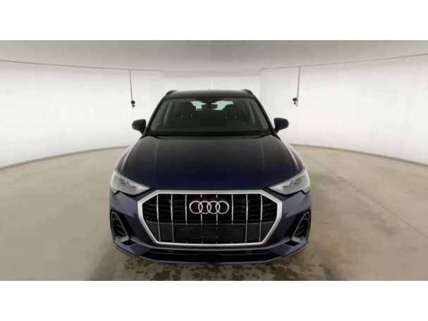 Audi Q3 35 TFSI S-line 110 kW image number 11