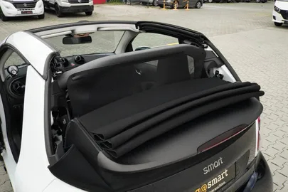 Car image 40
