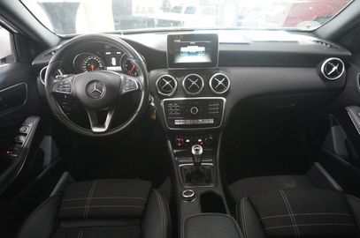 Car image 26