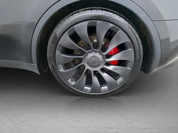Car image 35