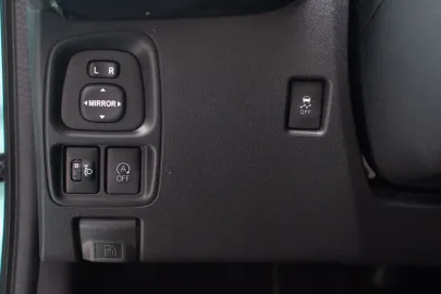 Car image 32