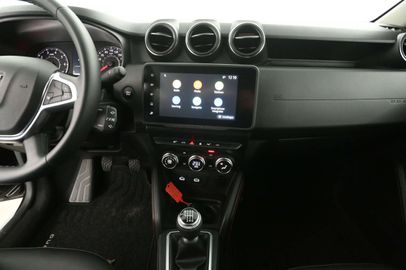 Car image 11