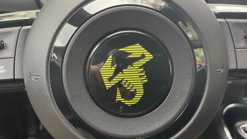 Car image 30