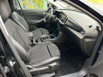 Car image 16