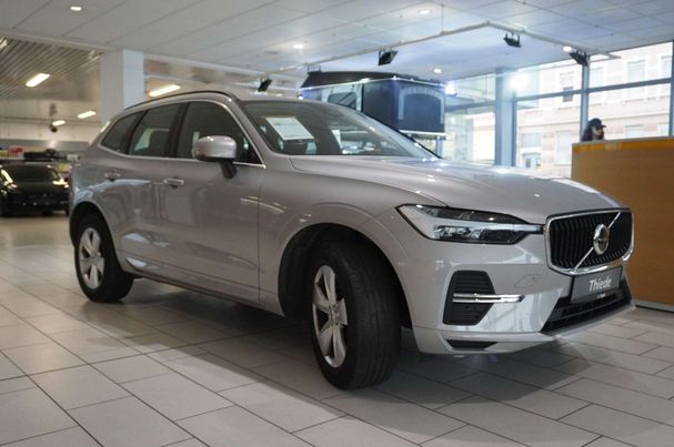 Volvo XC60 B4 Momentum 145 kW image number 3