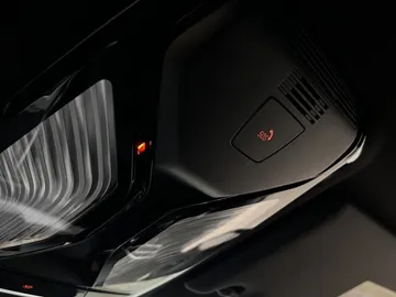 Car image 35
