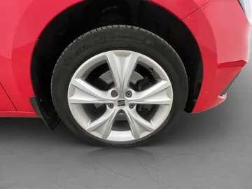 Car image 34