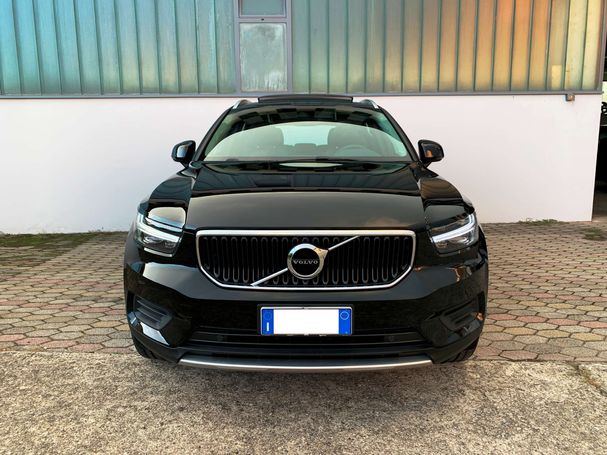 Volvo XC40 T2 95 kW image number 2