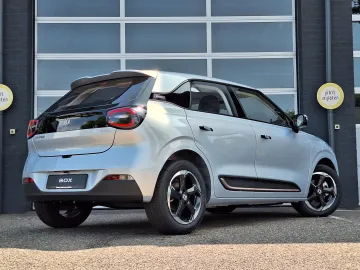 Car image 37