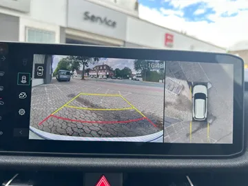Car image 27