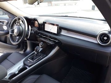 Car image 12