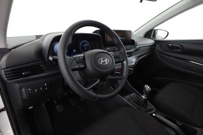 Car image 15