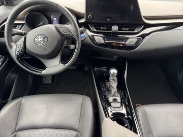 Car image 11