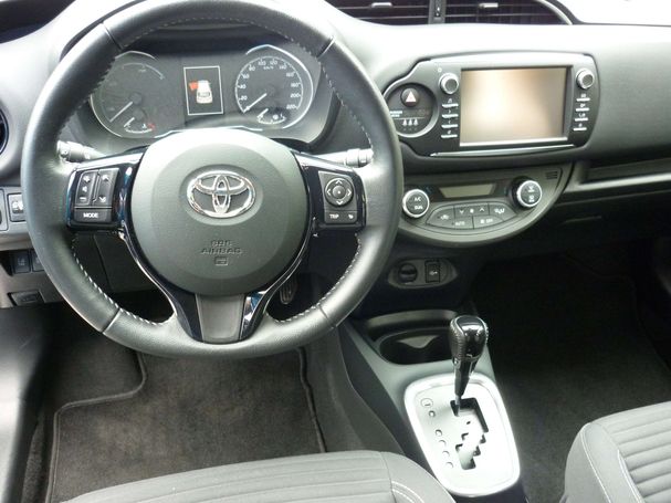 Toyota Yaris Hybrid 74 kW image number 9