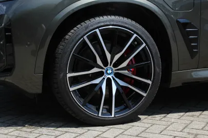 Car image 36