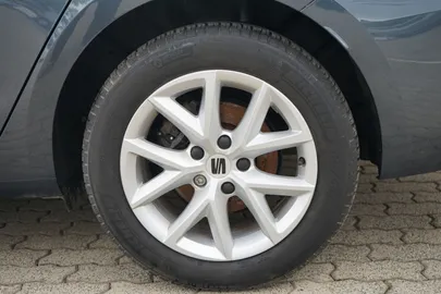 Car image 28