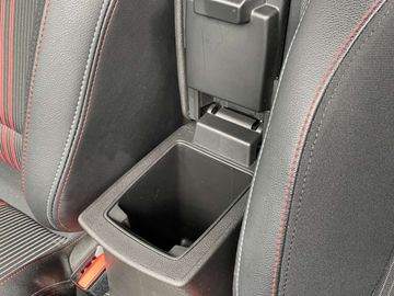 Car image 37