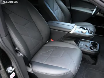 Car image 37