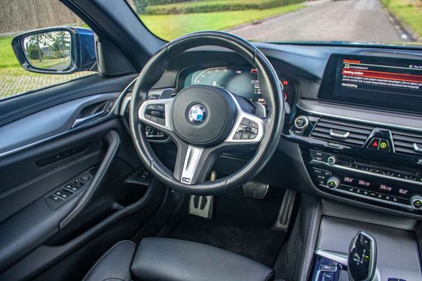 BMW 520i Touring 135 kW image number 26