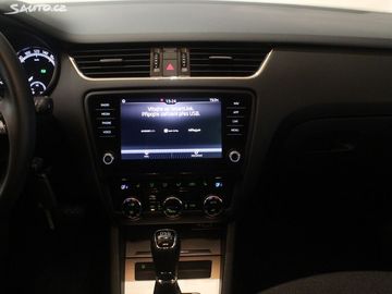 Car image 30